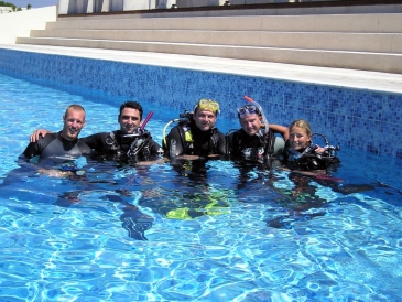 Discover Scuba Diving - (pool dive)